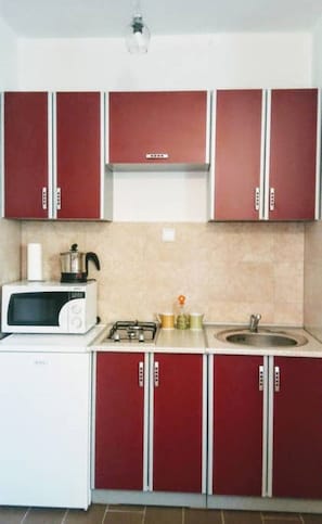 Fridge, microwave