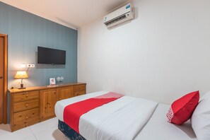 Free WiFi, bed sheets
