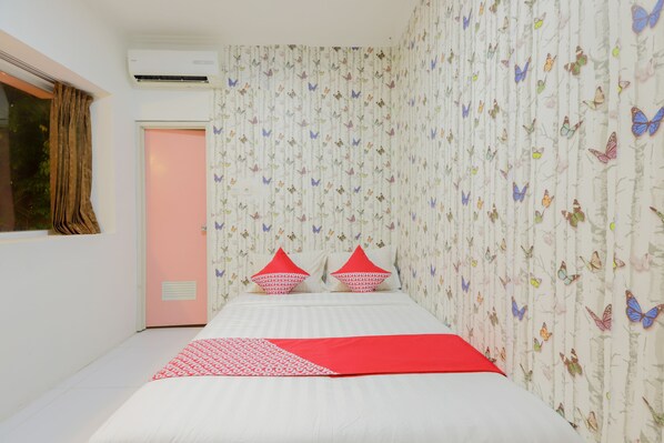 Free WiFi, bed sheets