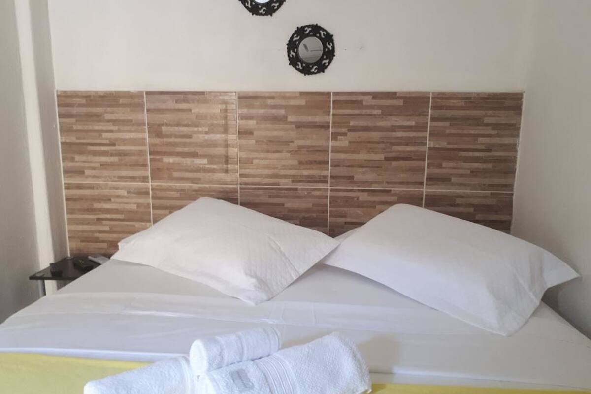 Double Room | Minibar, WiFi (free), bed sheets
