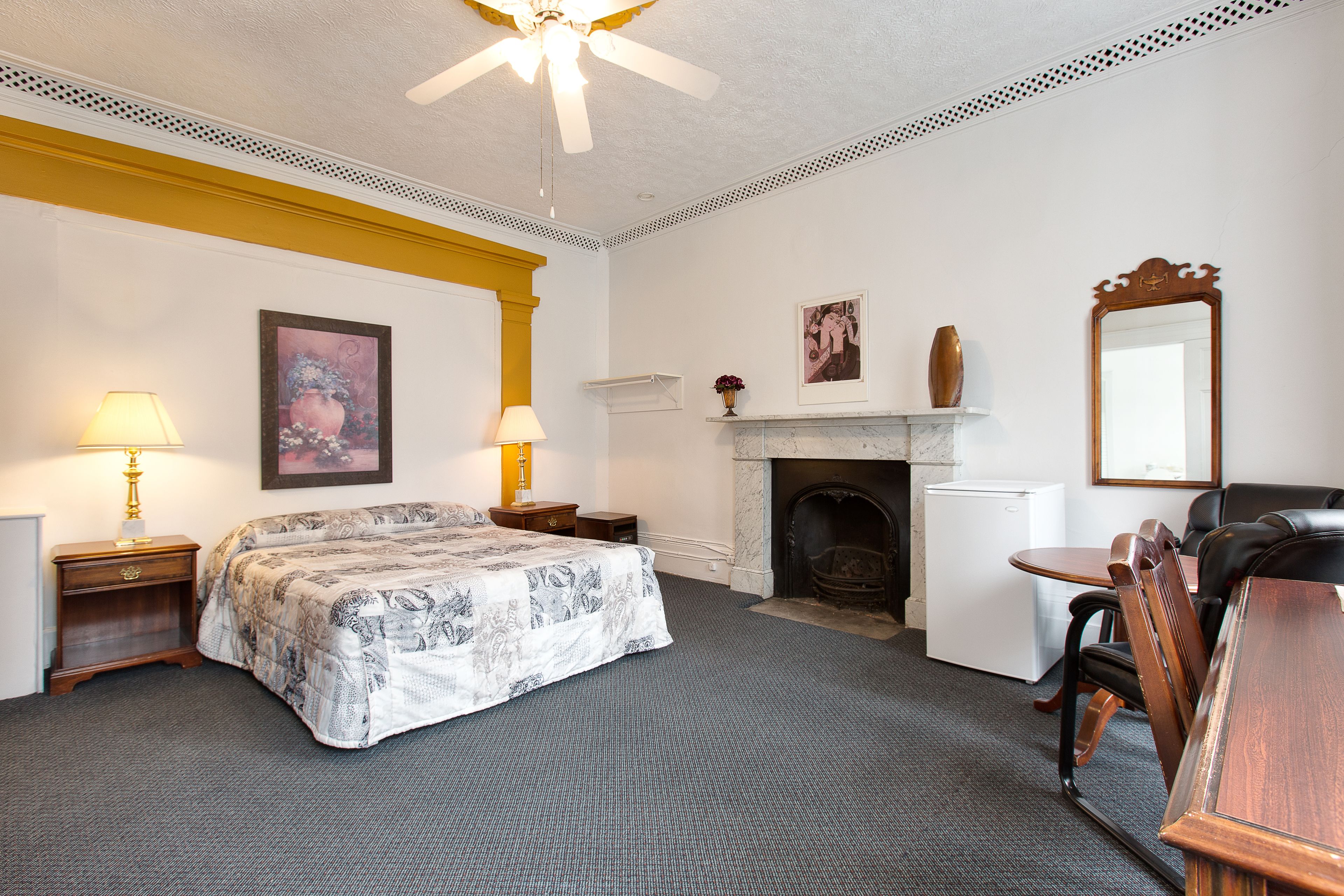 superior room, 1 queen bed | living area | tv