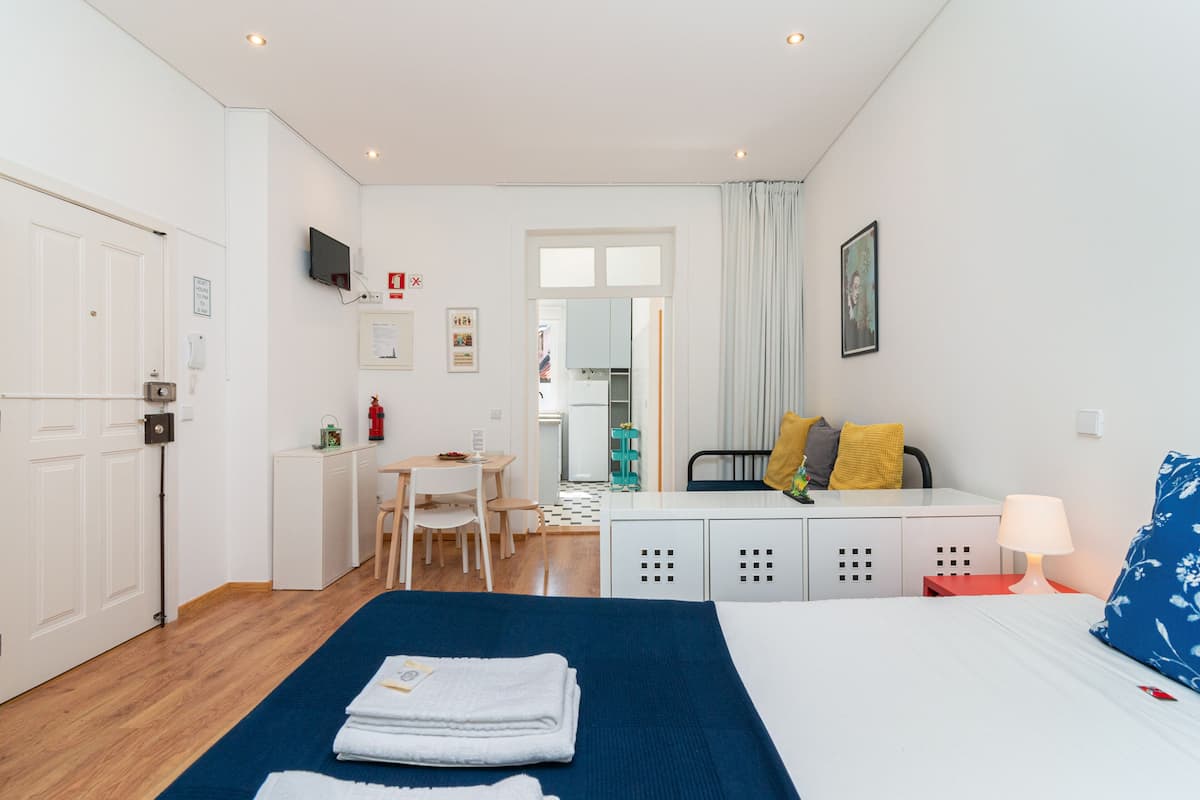 Classic Studio, Garden View, Ground Floor | Soundproofing, iron/ironing board, WiFi (free), bed sheets