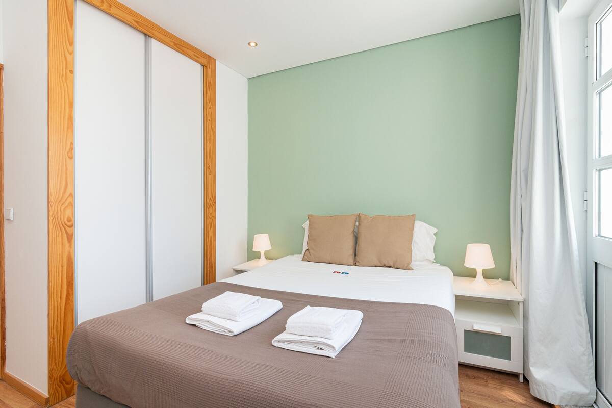 Comfort Apartment, 1 Bedroom, Balcony (2nd floor) | Soundproofing, iron/ironing board, WiFi (free), bed sheets
