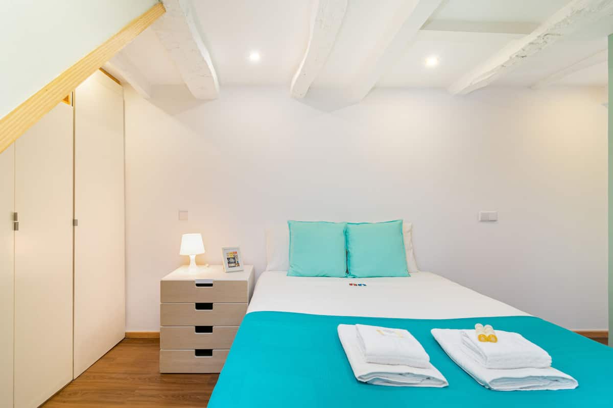 Classic Studio, Terrace, Garden View (Basement) | Soundproofing, iron/ironing board, WiFi (free), bed sheets