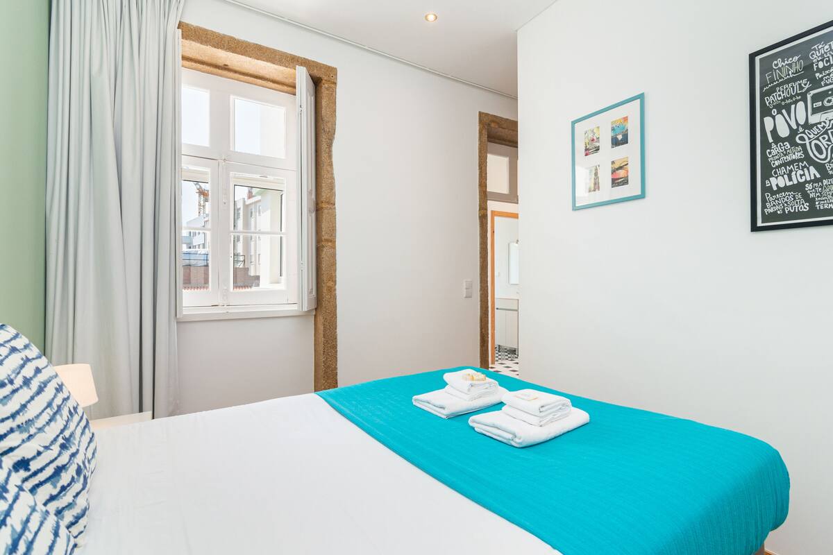 Comfort Apartment, 1 Bedroom, Balcony (1st floor) | Soundproofing, iron/ironing board, WiFi (free), bed sheets