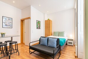 Estudio urbano | Insonorización, tabla de planchar con plancha y wifi gratis 