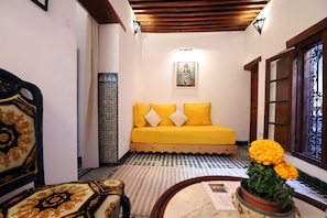 Egyptian cotton sheets, premium bedding, down duvets, in-room safe