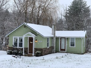 Exterior - Country Cabin in the Poconos, Couples getaway, Cresco, Barrett Township  (Cresco)