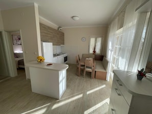 Comfort Apartment, 2 Bedrooms, Sea View, Sea Facing (Upper Floor) | Private kitchen