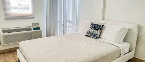 1 habitación, tabla de planchar con plancha, wifi y ropa de cama