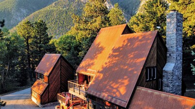 Cedar Lodge only three miles from Princeton Hot Springs