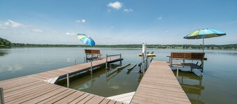 Large Lakefront Home on Lake Como - Private Pier!