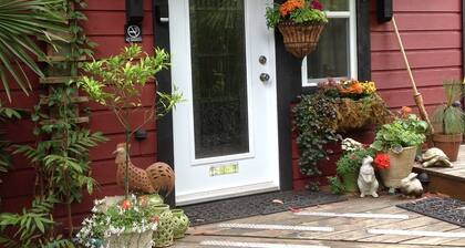 Magnolia Petal & Arbutus Blossom