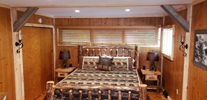 3 bedrooms, iron/ironing board, travel cot, free WiFi
