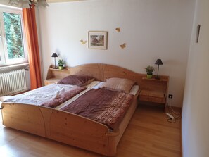 2 bedrooms, WiFi, bed sheets