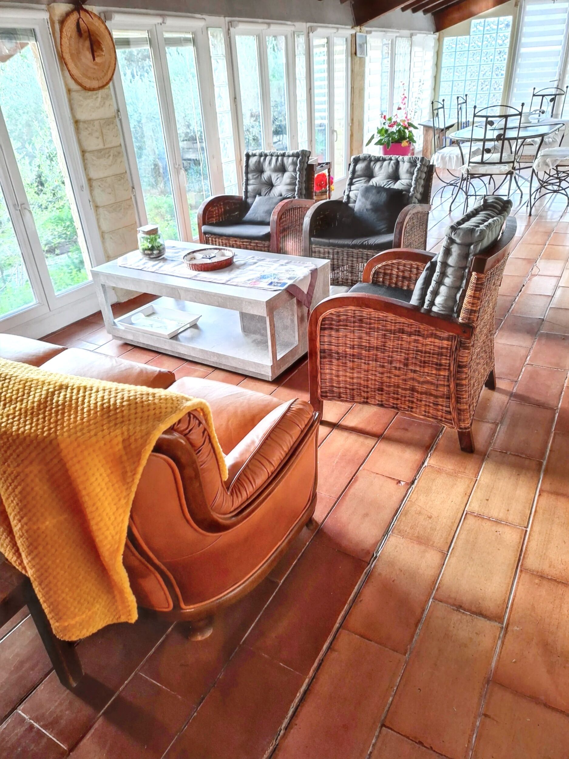 Télévision, chaîne hi-fi