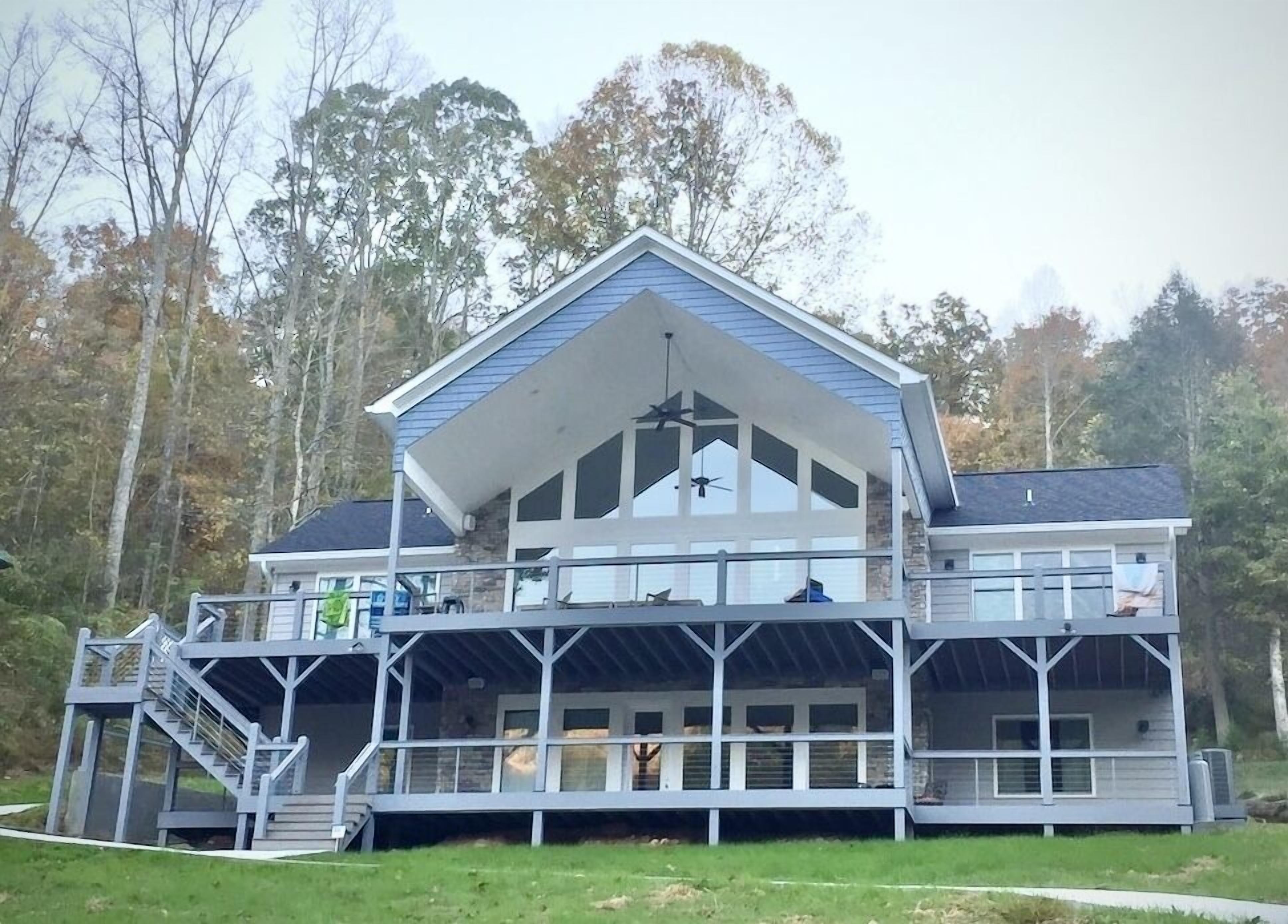 Spacious Waterfront Home on Peaceful Cove. Family-friendly!