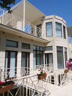 Vila Deluks, 5 kamar tidur, Bebas Asap Rokok, pemandangan gunung | Seprai katun Mesir, seprai premium, dan selimut bulu angsa