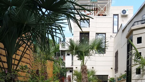 Unclassified image, 1 of 41, button - Villa Flora (Tbilisi)