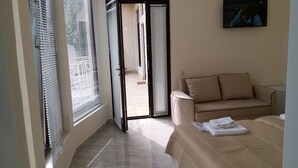 Unclassified image, 2 of 41, button - Villa Flora (Tbilisi)