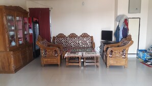 Căn hộ tiện nghi đơn giản | TV