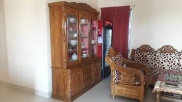 Comfort Apartment | Laptop workspace, iron/ironing board, free WiFi, wheelchair access