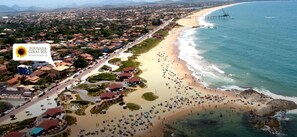 Beach nearby, 8 beach bars - Pousada Girassol (Rio das Ostras)