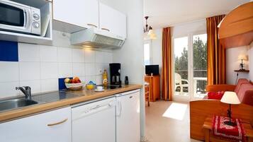 Microwave, stovetop, dishwasher, toaster