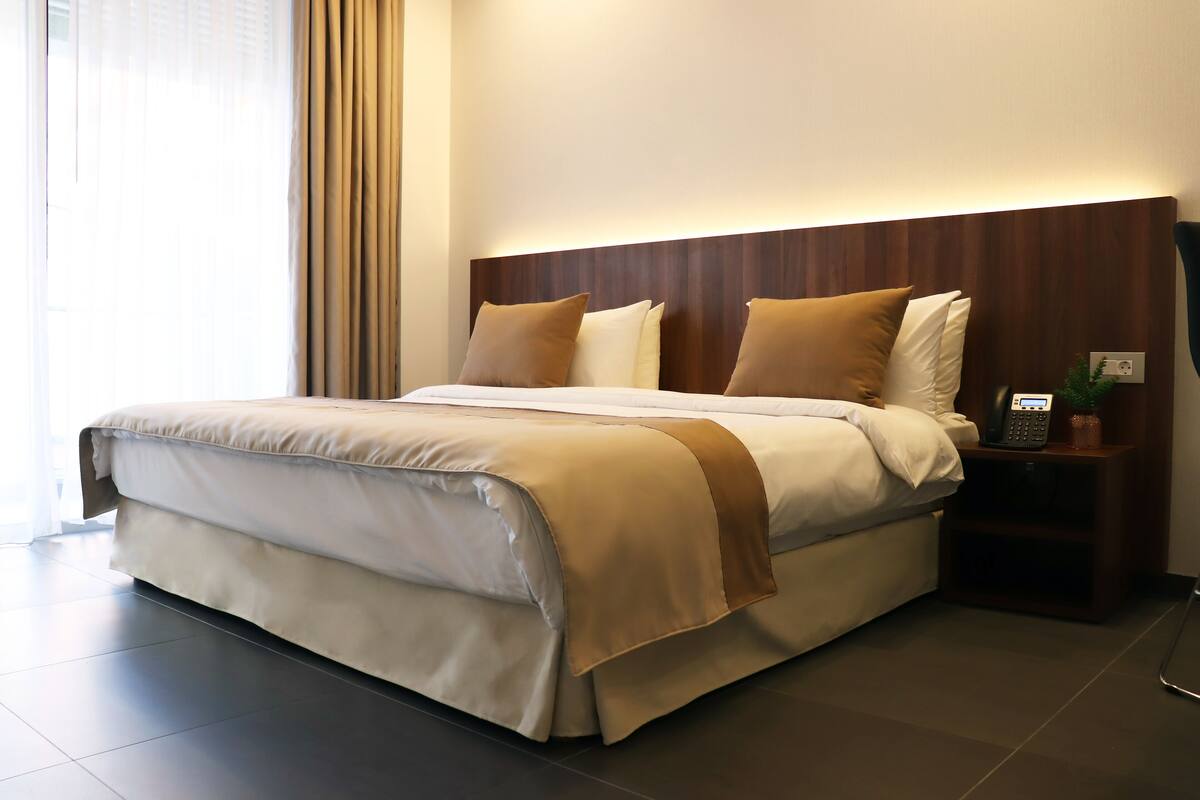 Grand Deluxe