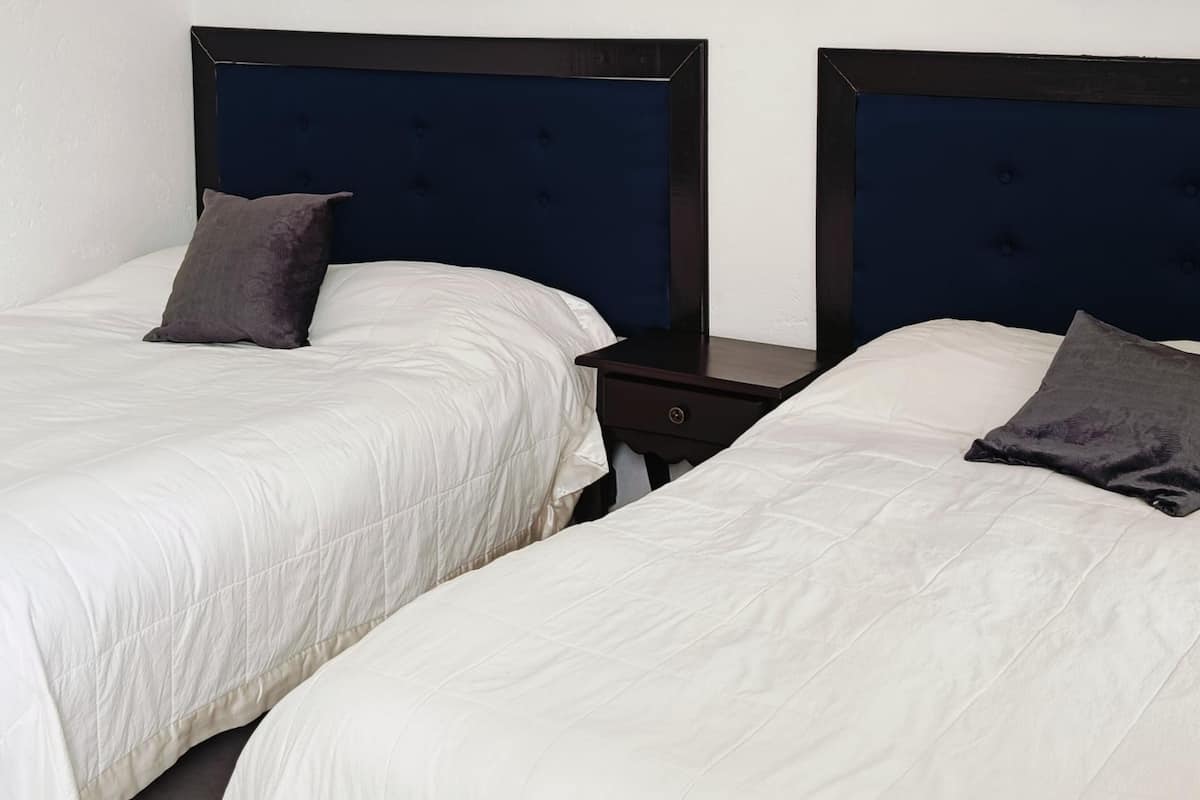 Cubrecamas, decoración personalizada y muebles diferentes