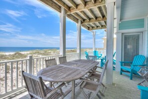 Outdoor dining - 😎 Get 2026 Before its Gone! Blue Heron. 5BR Beachfront. Heat Pool! Awesome views. Secluded beach! (Gulf Shores)