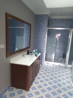 Bathroom - The Best of Adenta, Close to Aburi Gardens  - Unit 1 (Adenta Municipality)