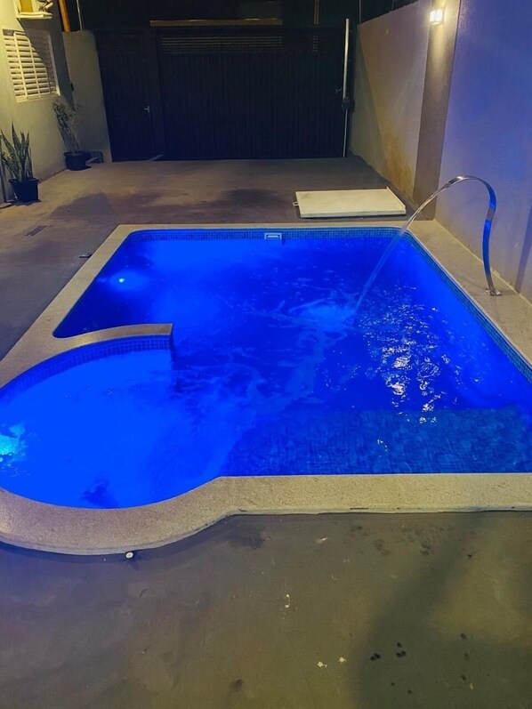 Piscina externa, piscina aquecida