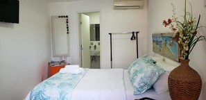 Blackout curtains, free WiFi