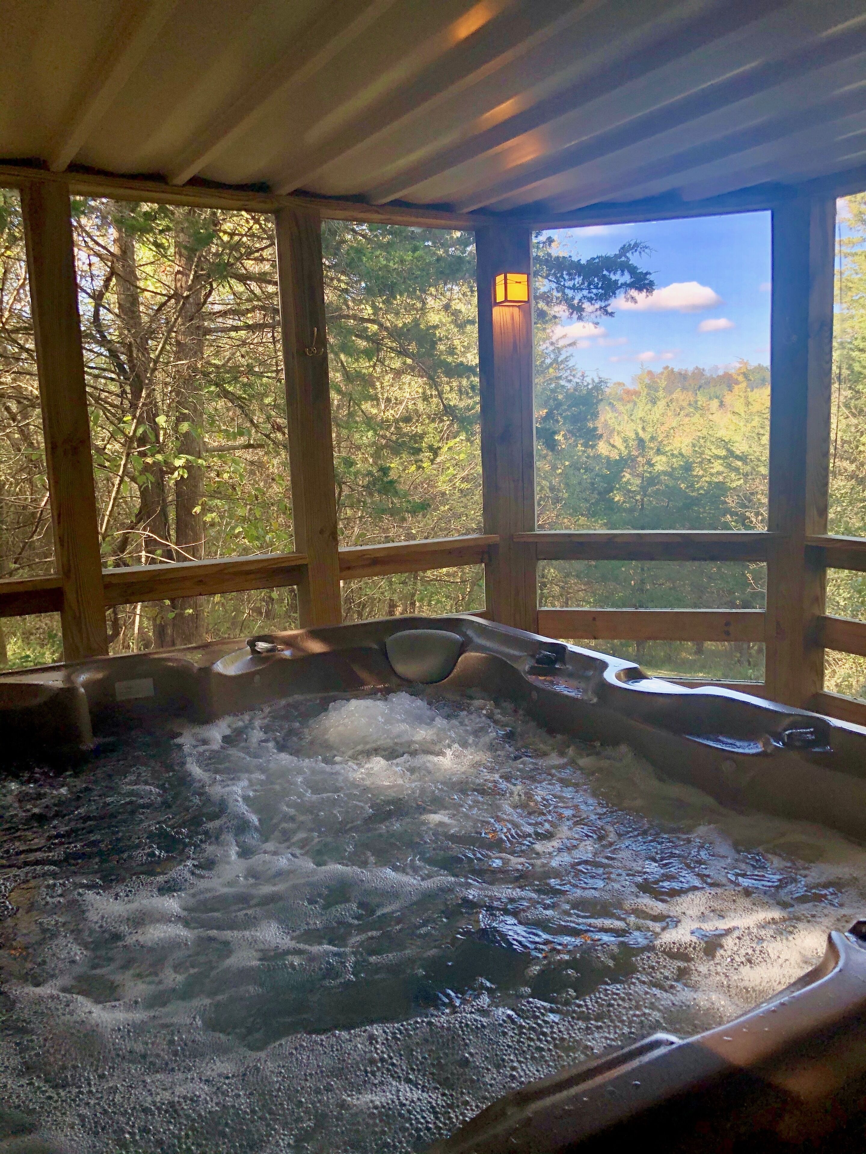 Tina de hidromasaje al aire libre