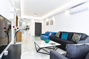 TV - Santa Barbara, Suncity , Luxury  3BR, Pool (Limassol)