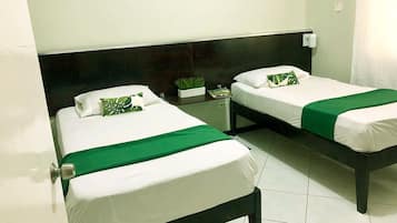 1 bedroom, premium bedding, Tempur-Pedic beds, blackout drapes