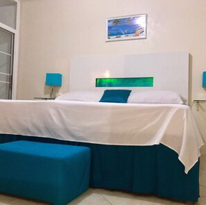 1 bedroom, premium bedding, Tempur-Pedic beds, blackout curtains - Sea Breeze Rentals (Montego Bay)
