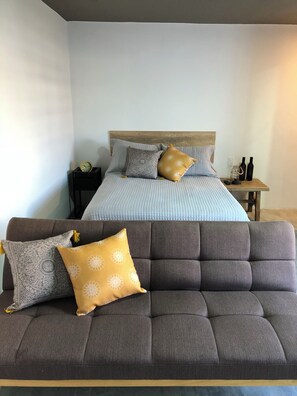 Loft design | Roupas de cama premium, edredons de pluma, frigobar