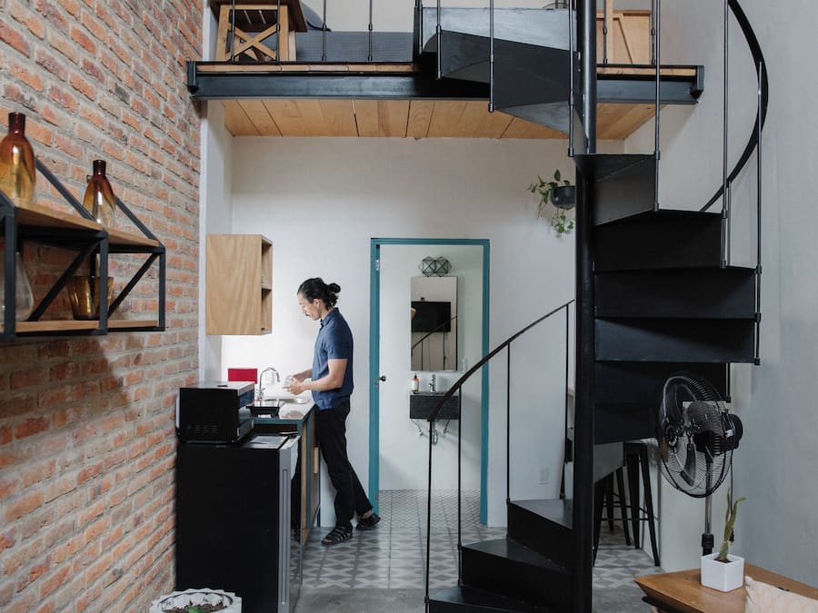 Microwave, stovetop, griddle, cookware/dishes/utensils