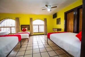 Family Room | Bed sheets - Gran Hotel Galerias Plaza (Guadalajara)