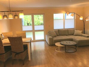 TV - Vacation apartment Strandgold - Apartment Strandgold-1 bedroom up to max. 4 pers. +1 baby (Karlshagen)