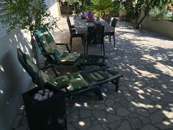 2 bedrooms, iron/ironing board, free WiFi