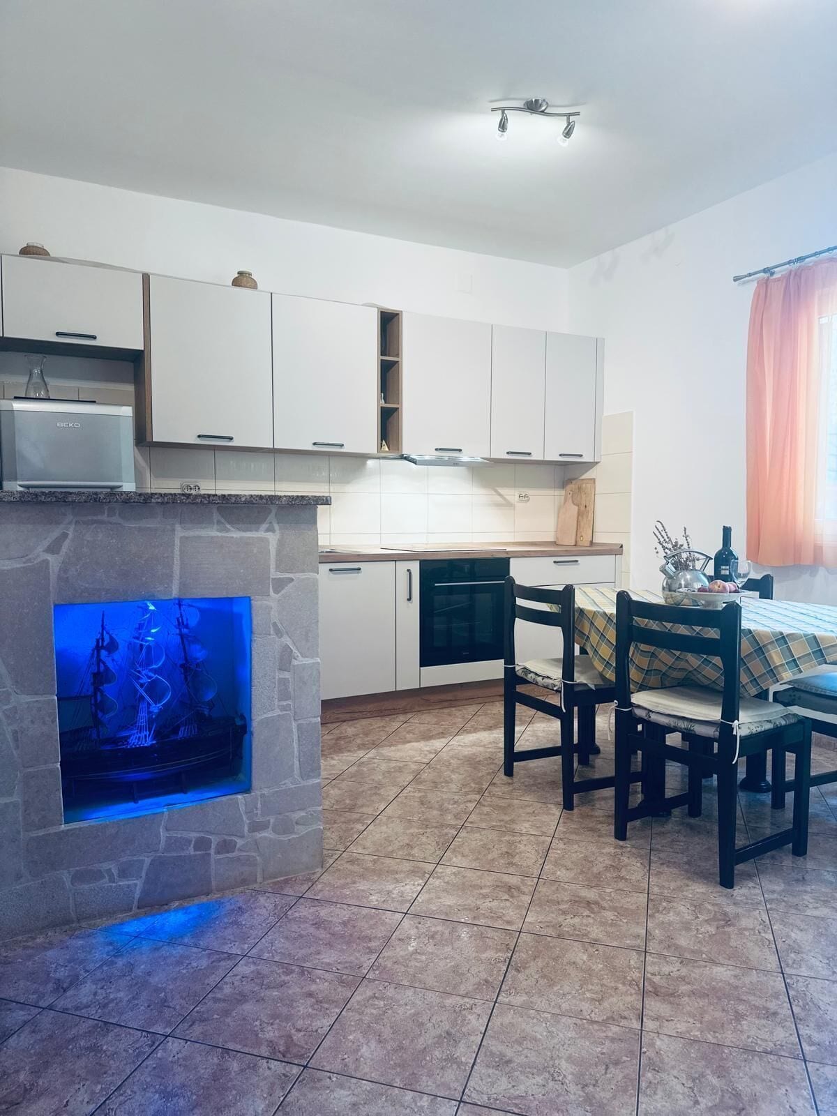 Apartment (A1) | Private kitchen | Fridge, oven, stovetop, dishwasher