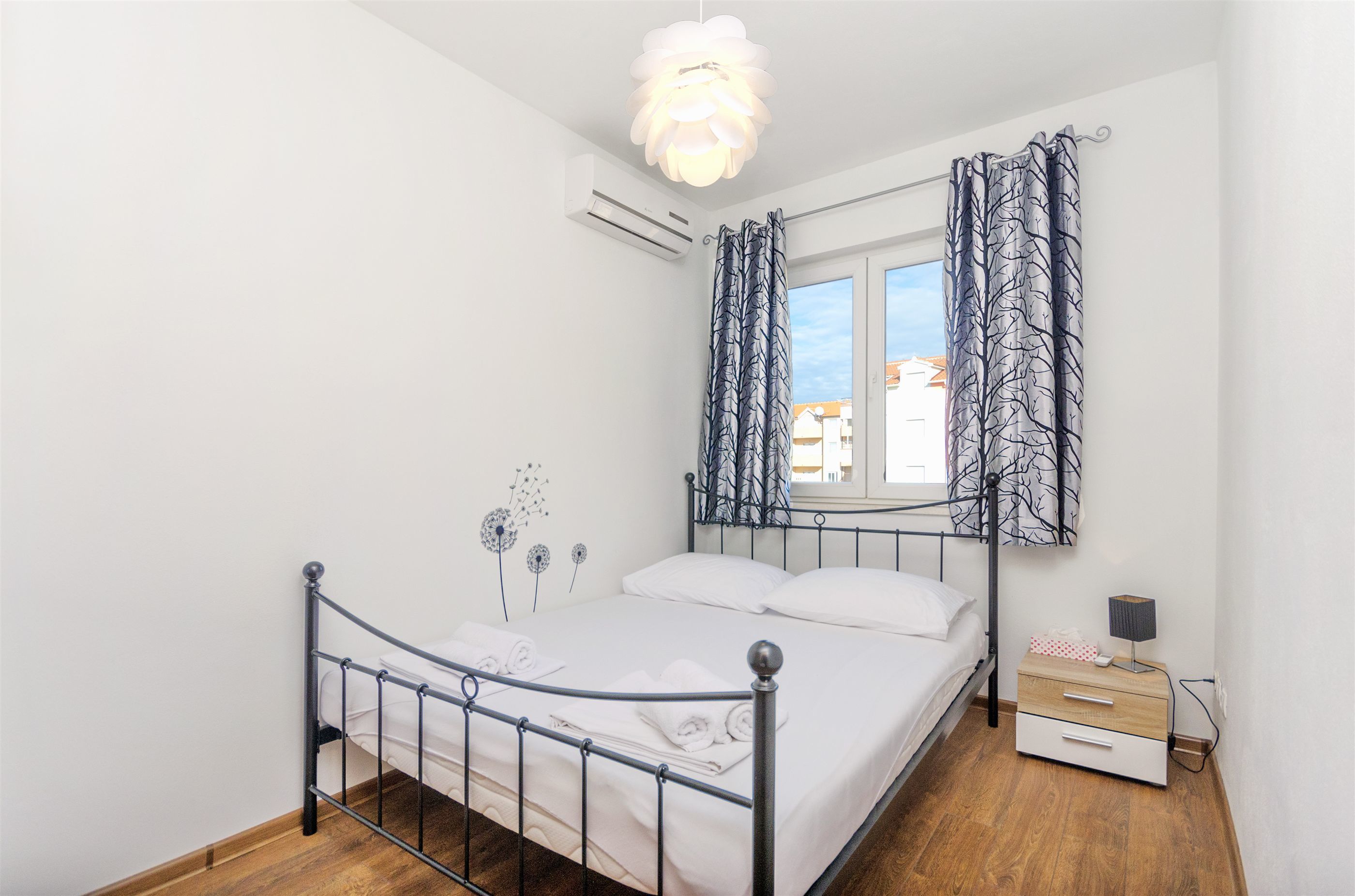 Bügeleisen/Bügelbrett, kostenloses WLAN, Bettwäsche