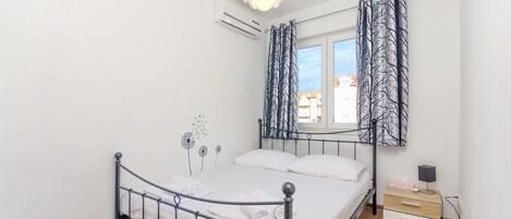 Bügeleisen/Bügelbrett, kostenloses WLAN, Bettwäsche