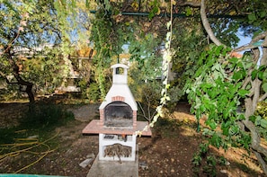 BBQ/picnic area - House Bojan (Supetar)