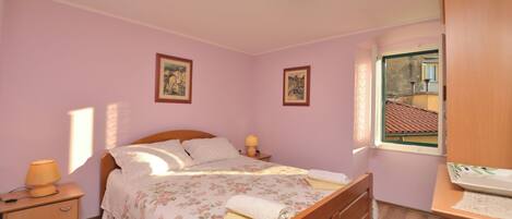 1 bedroom, iron/ironing board, free WiFi, bed sheets