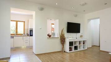 Rumah | Ruang keluarga | TV