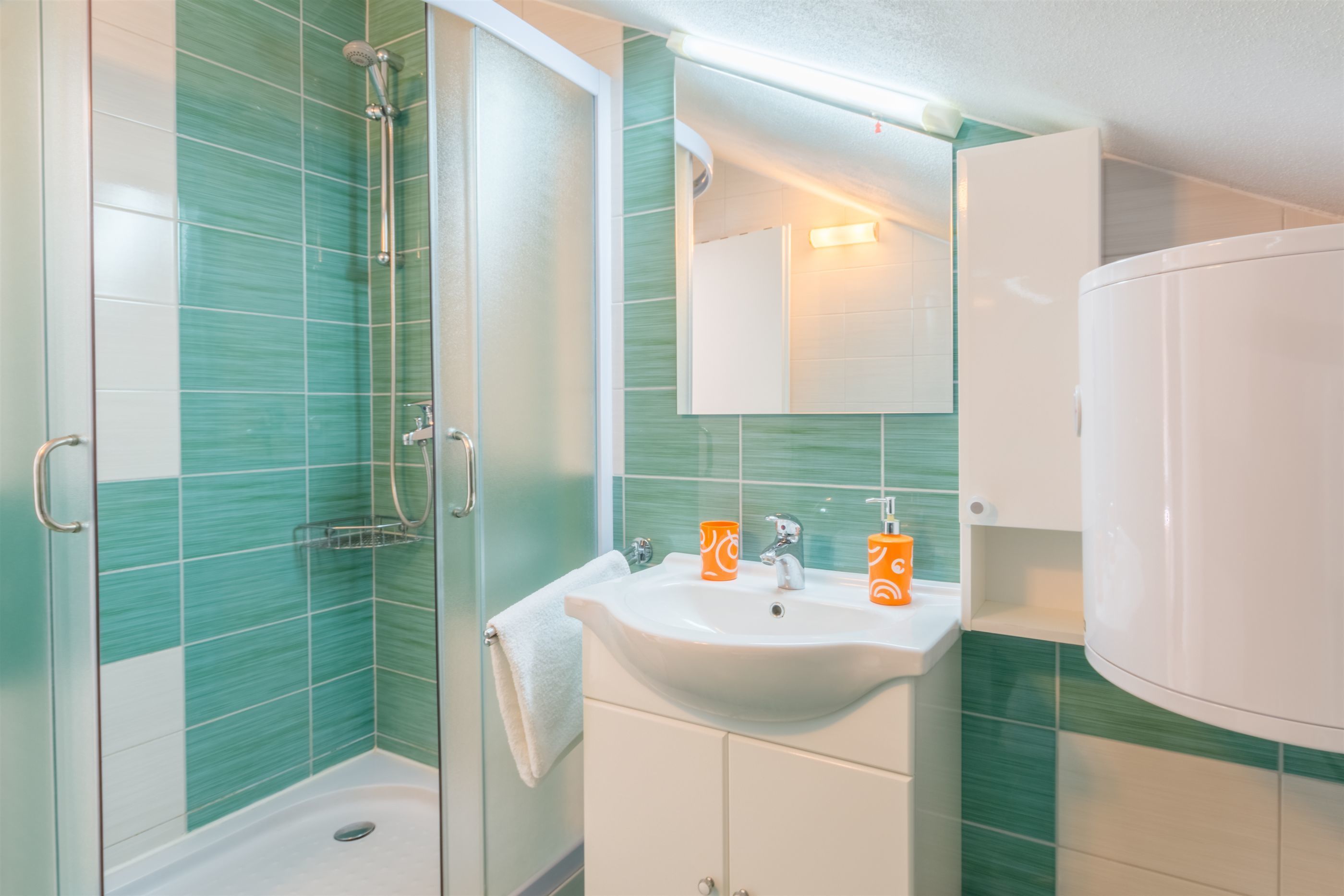 Salle de bain | Douche, séchoir à cheveux